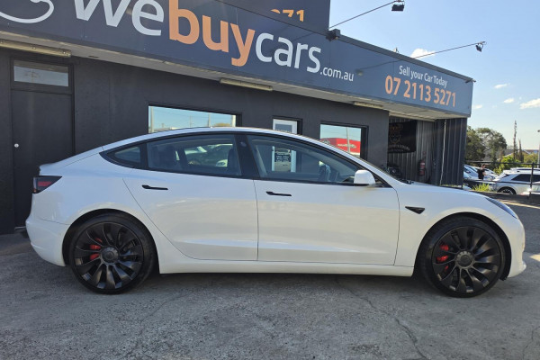 2021 Tesla Model 3  Performance Sedan Image 8