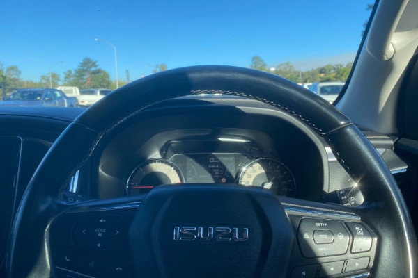 2021 Isuzu MU-X RJ LS-T SUV Image 11