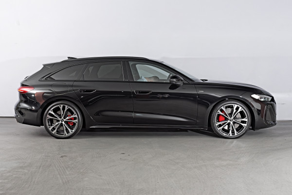 2025 Audi A5 B10 e-hybrid S-Line Wagon image 3