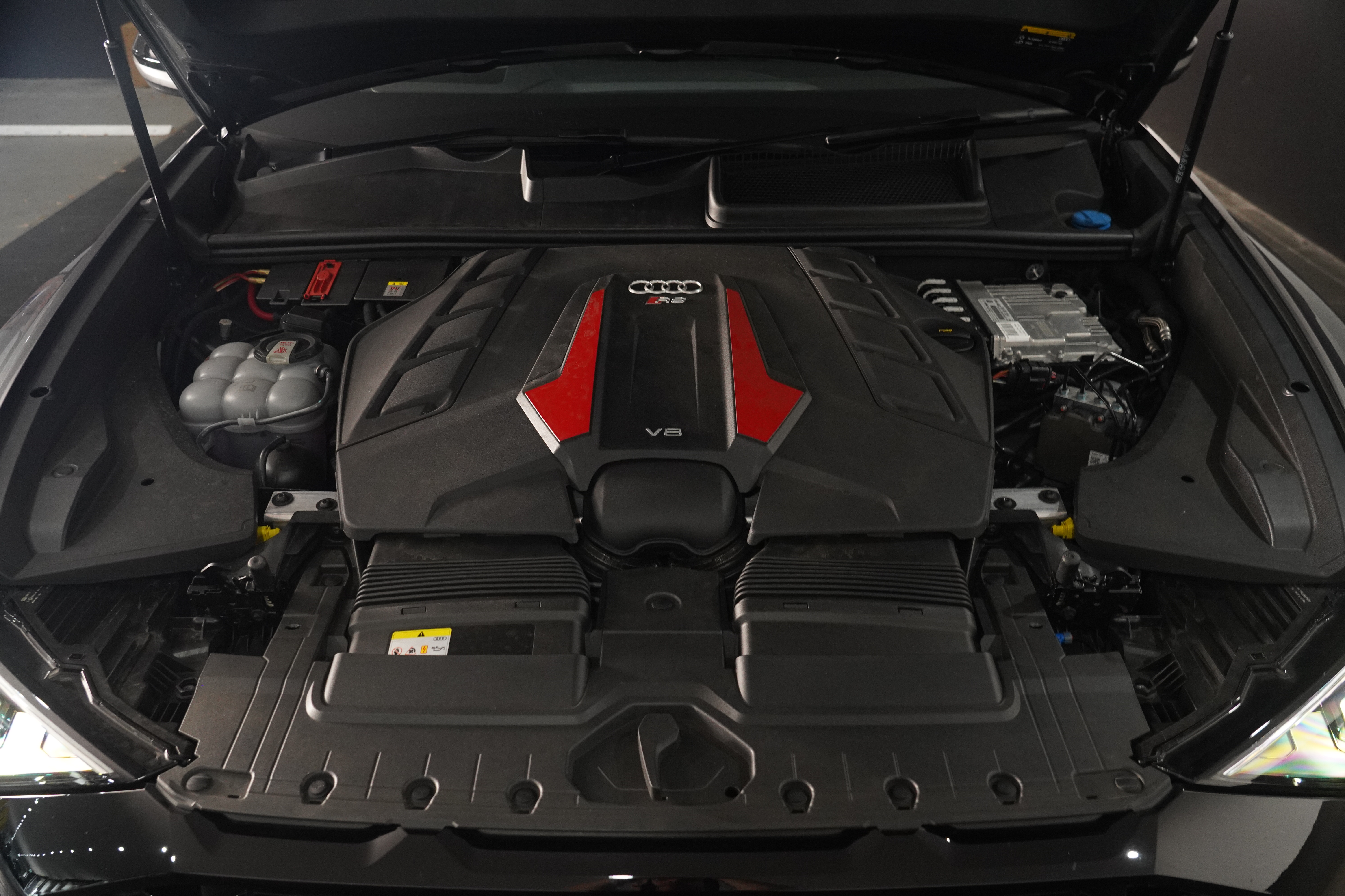2022 Audi Rs Q8 Tfsi Quattro SUV Image 24