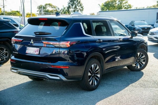 2025 Mitsubishi Outlander ZM LS SUV Image 2