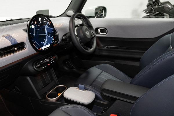 2026 MINI Cooper F66 S Favoured Hatch image 7