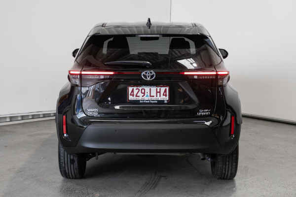 2024 Toyota Yaris Cross MXPJ15R Urban SUV image 3