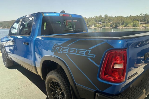 2025 Ram 1500 DT6X9821W.25 2025 Ute Image 3