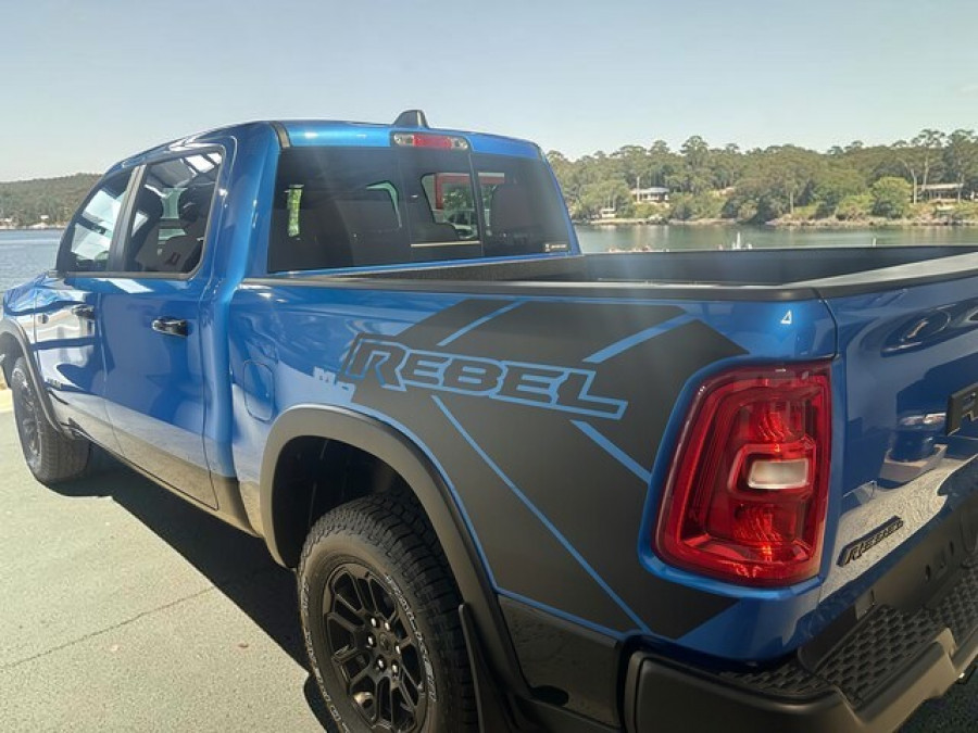 2025 Ram 1500 DT6X9821W.25 2025 Ute Image 3