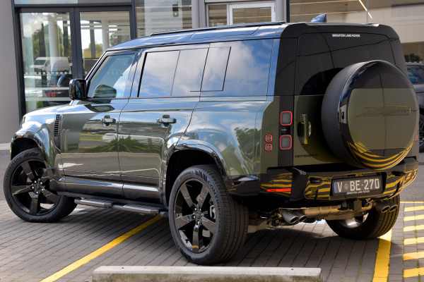2026 Land Rover Defender L663 110 P425 X-Dynamic SE SUV image 2