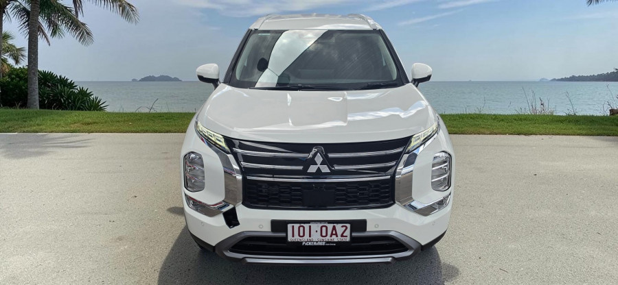 2025 Mitsubishi Outlander ZM LS SUV Image 2