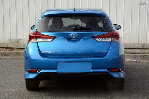 2017 Toyota Corolla ZRE182R ZR Hatch Image 3