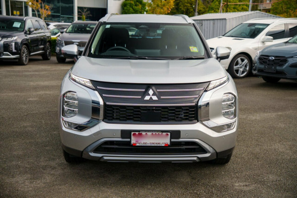 2025 Mitsubishi Outlander ZM LS SUV Image 5