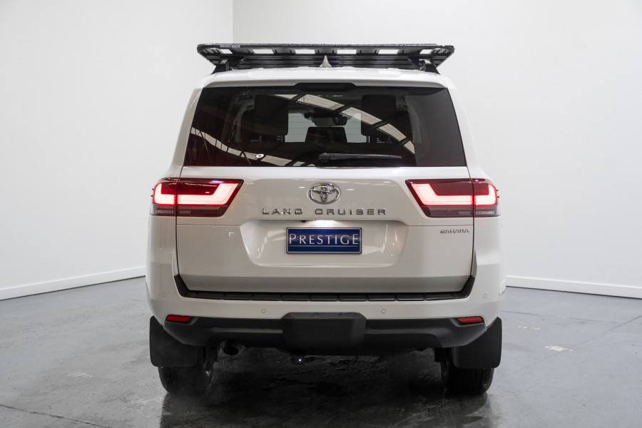 2023 Toyota LandCruiser Sahara SUV