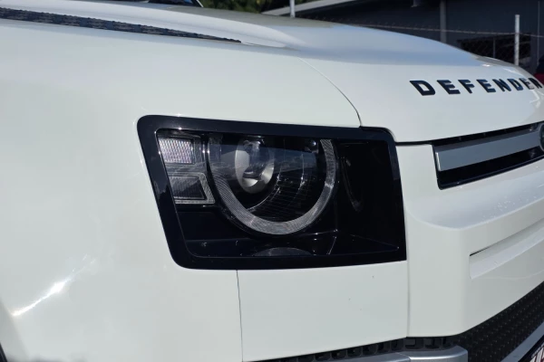 2020 MY21 Land Rover Defender L663 110 D300 SE SUV Image 14
