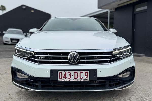 2021 Volkswagen Passat B8 206TSI R-Line Wagon Image 3