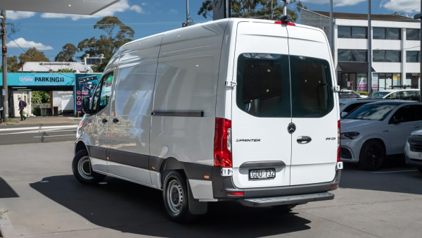 2026 Mercedes-Benz Sprinter VS30 315CDI Bus image 2