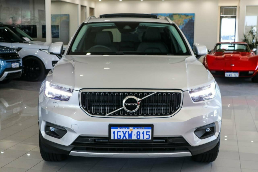 2019 Volvo XC40 XZ T4 Momentum Suv Image 8
