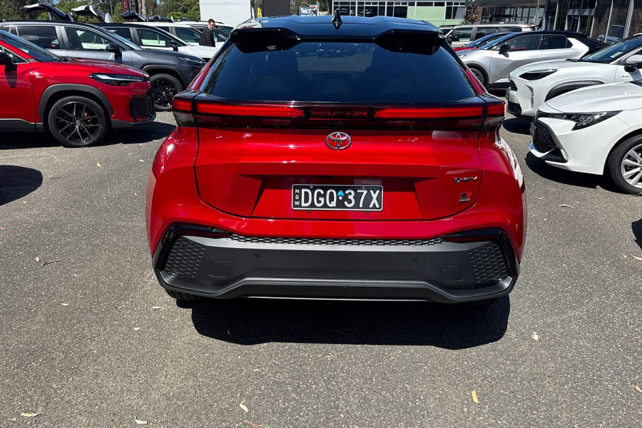 2025 Toyota C-HR MAXH25R (Hybrid) GR Sport SUV Image 4