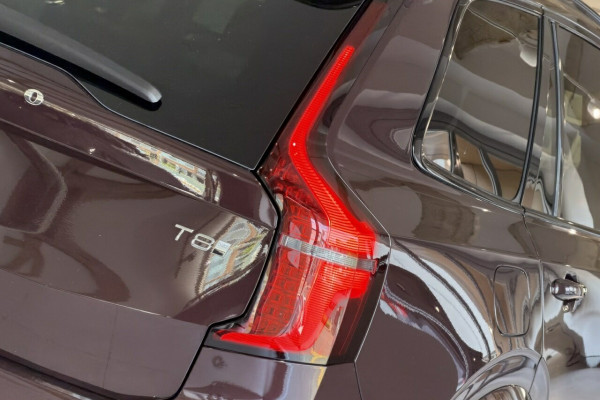2026 Volvo XC90 L Series Ultra T8 Plug-in Hybrid Dark SUV Image 9