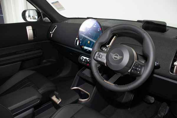 2026 MINI Countryman U25 C Favoured SUV image 6