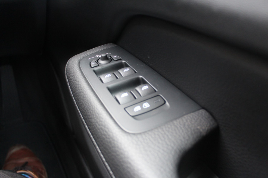 2019 MY20 Volvo V60 F-Series T5 Momentum Wagon Image 15