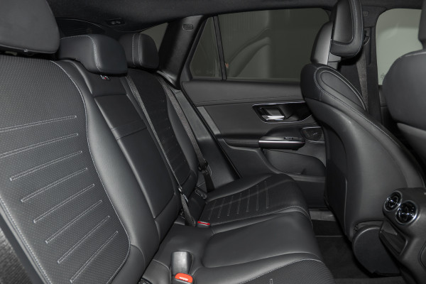 2025 Mercedes-Benz GLC-Class GLC300 SUV image 3