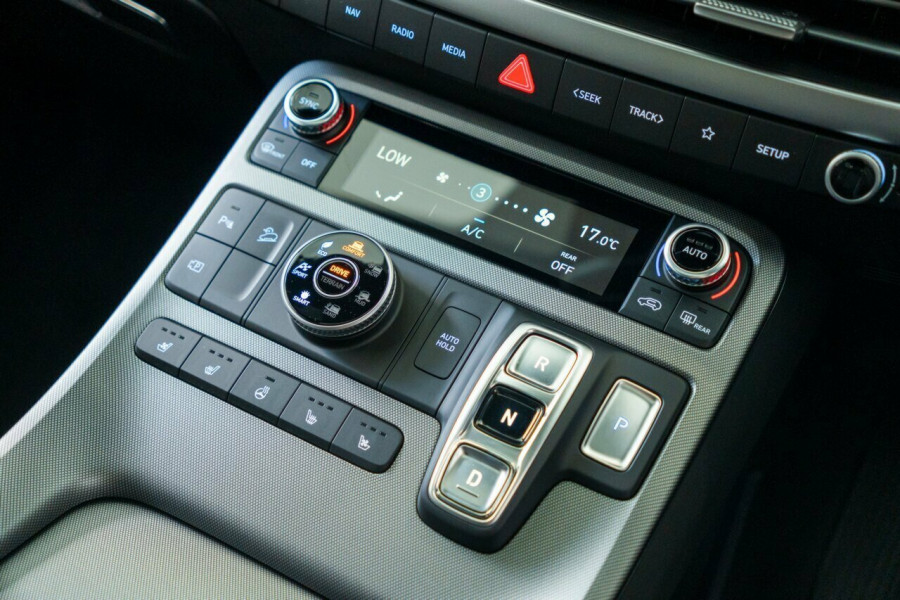 2024 MY25 Hyundai Palisade LX2.V5 Calligraphy Black Ink SUV Image 19