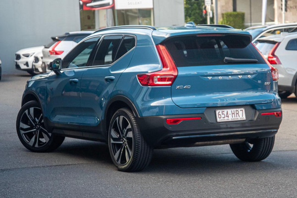 2023 Volvo XC40 XZ Ultimate B5 Dark SUV Image 2