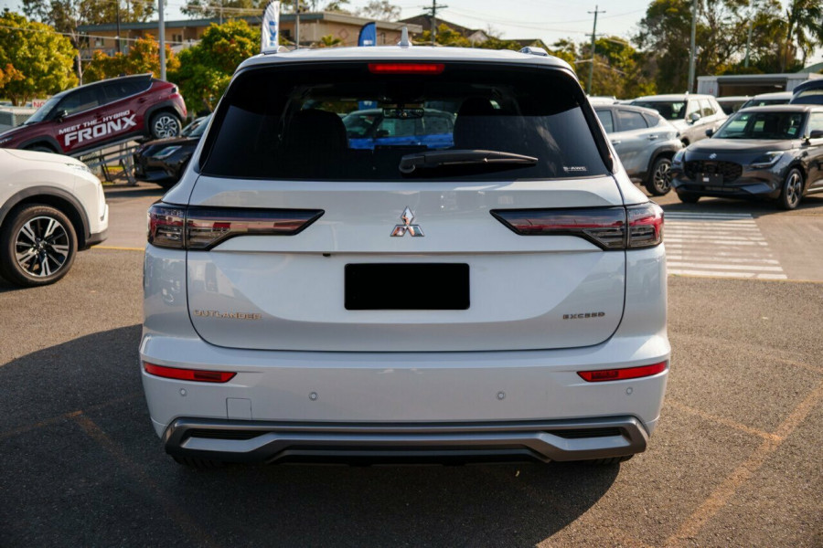 2025 Mitsubishi Outlander ZM Exceed SUV Image 3