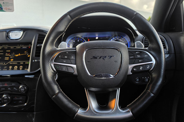 2017 Chrysler 300 LX SRT Sedan Image 18