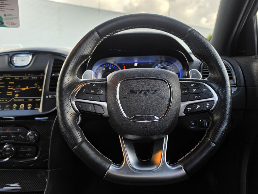 2017 Chrysler 300 LX SRT Sedan Image 18