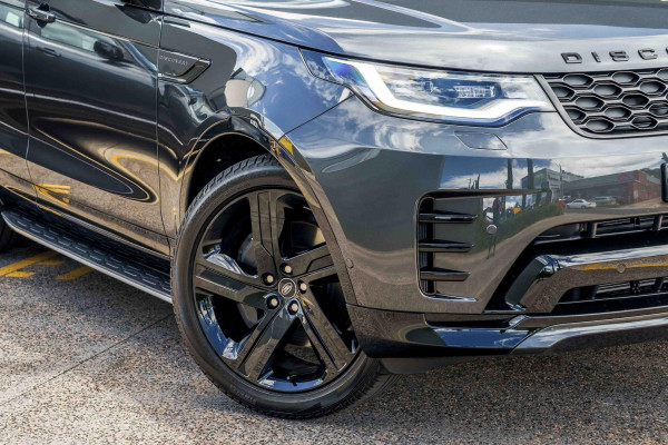2025 Land Rover Discovery Series 5 D350 Dynamic SE SUV image 21