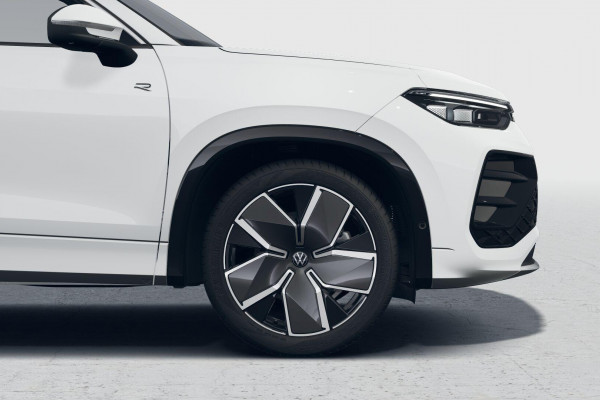 2025 MY26 Volkswagen Tayron R4 195TSI R-Line SUV Image 5