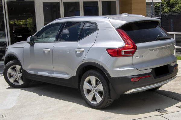 2024 MY25 Volvo XC40  Plus B4 SUV Image 4