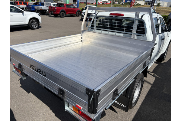 2026 MY25.5 Isuzu D-MAX RG SX High Ride Cab Chassis Image 3