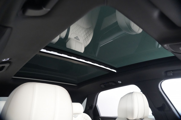 2018 Bentley Bentayga W12 SUV Image 32
