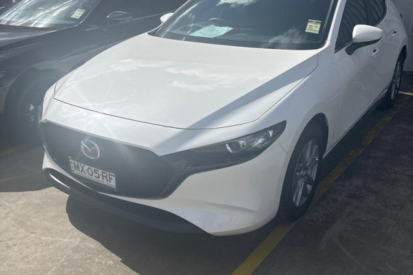 2025 Mazda 3 BP Series G20 Pure Hatch Image 4