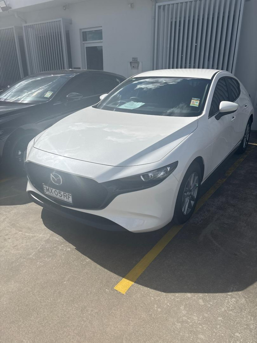 2025 Mazda 3 BP Series G20 Pure Hatch Image 4