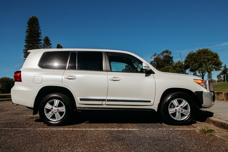 2012 MY13 Toyota LandCruiser VDJ200R Sahara SUV Image 16
