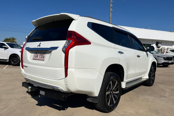 2018 Mitsubishi Pajero Sport QE GLS SUV Image 7