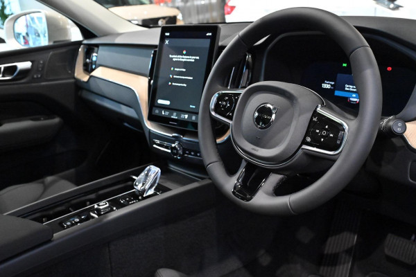 2026 Volvo XC60 UZ Plus B5 Bright SUV Image 5