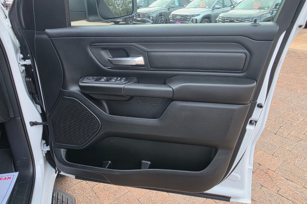 2026 Ram 1500 DT Express Black Edition Hurricane SO Ute Image 11