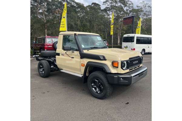 2025 Toyota LandCruiser VDJ79R GXL V8 Single-Cab Cab-Chassis Image 5