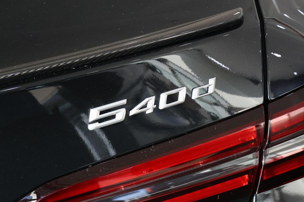 2026 BMW 5 Series G60 540d xDrive Sedan image 5