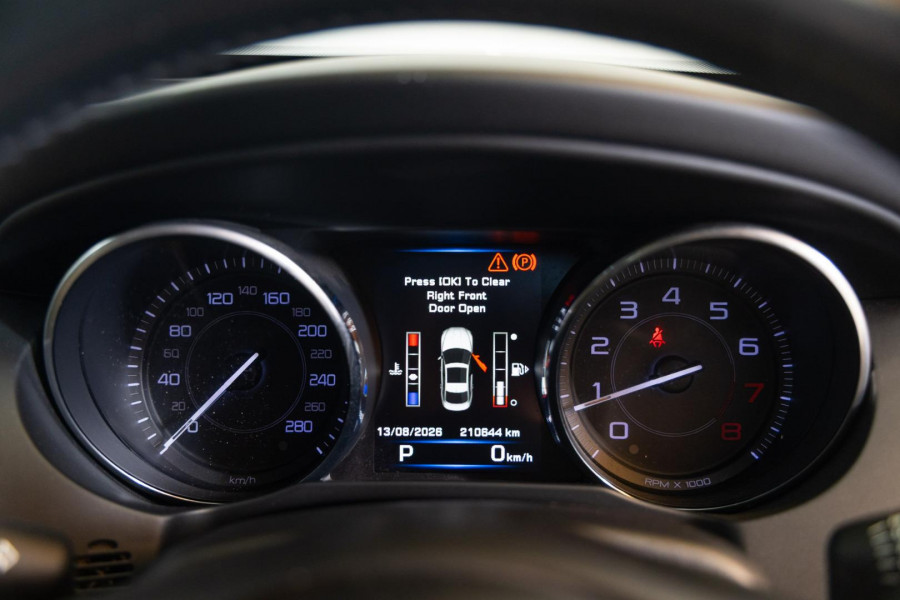 2015 MY16 Jaguar XE X760 20t Prestige Sedan