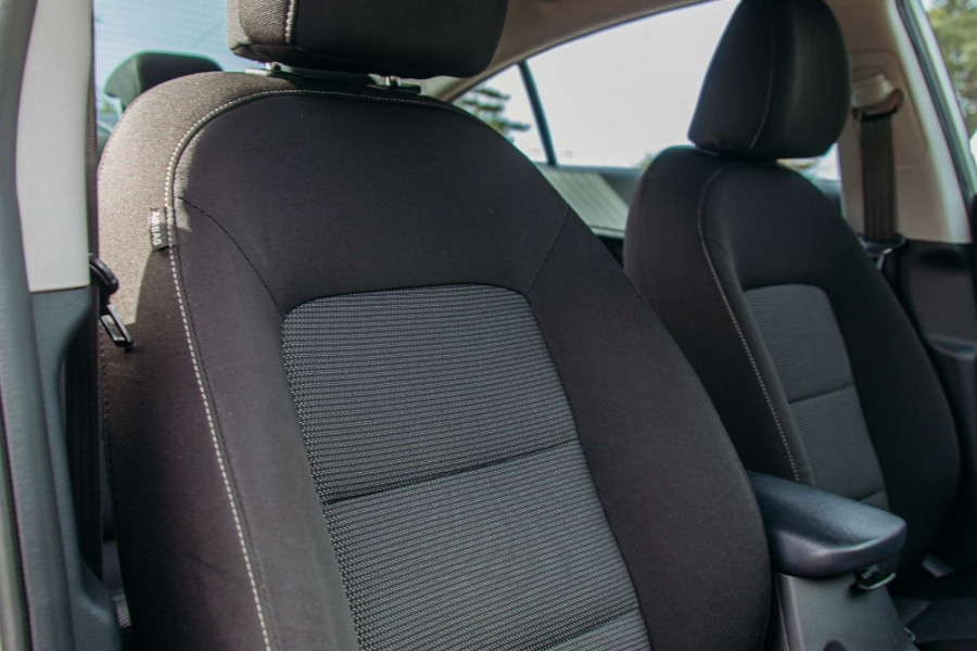 2016 MY17 Kia Cerato YD S Hatch Image 34