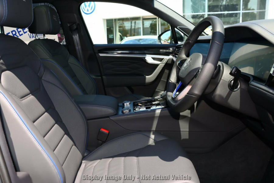 2026 Volkswagen Touareg RC R SUV Image 9