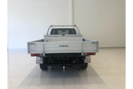 2016 Toyota HiLux TGN121R WorkMate Cab chassis Image 5