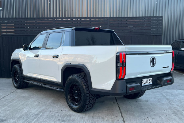2025 MG U9 Black Edition Ute Image 5