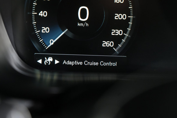 2018 Volvo XC60 UZ T8 R-Design SUV image 24