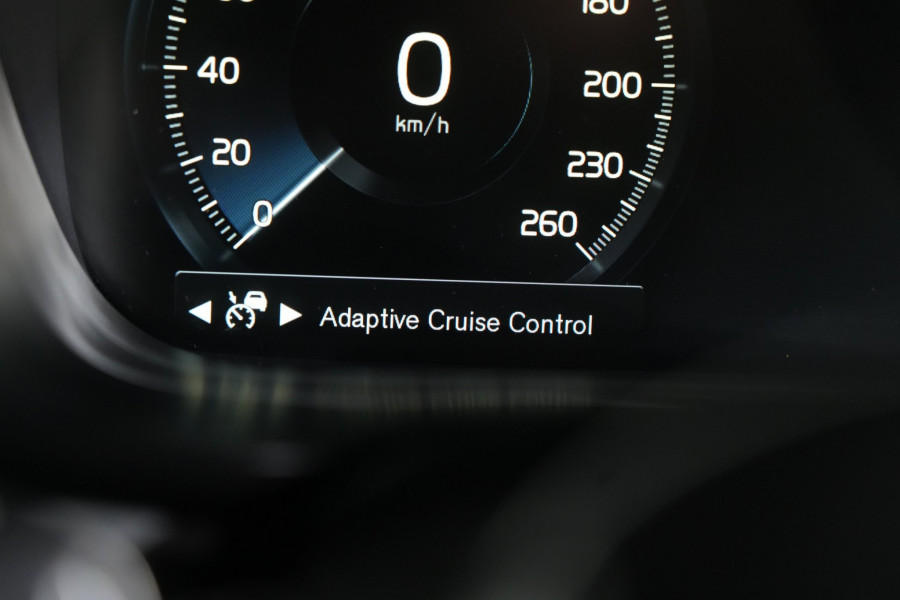 2018 Volvo XC60 UZ T8 R-Design SUV
