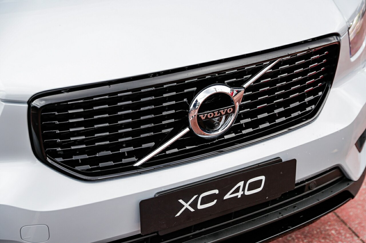 2021 Volvo XC40 XZ T5 R-Design SUV Image 10