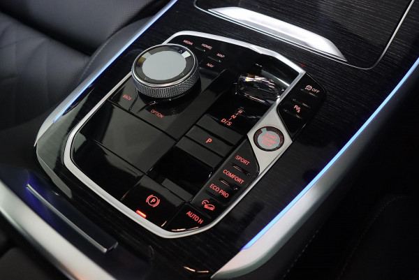 2025 BMW X5 G05 LCI xDrive30d M Sport SUV image 19